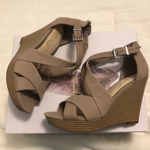 NIB Jessica Simpson Jakayla Wedge sandal